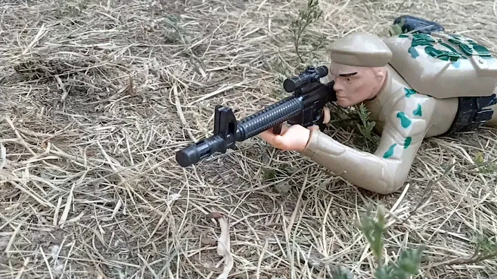 Игрушка солдат